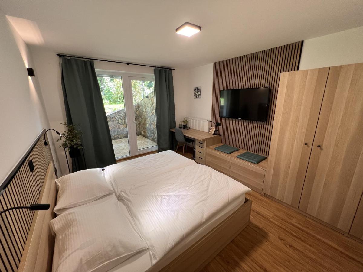 Prenocisca Mraz Apartment เวเลนเย ภายนอก รูปภาพ