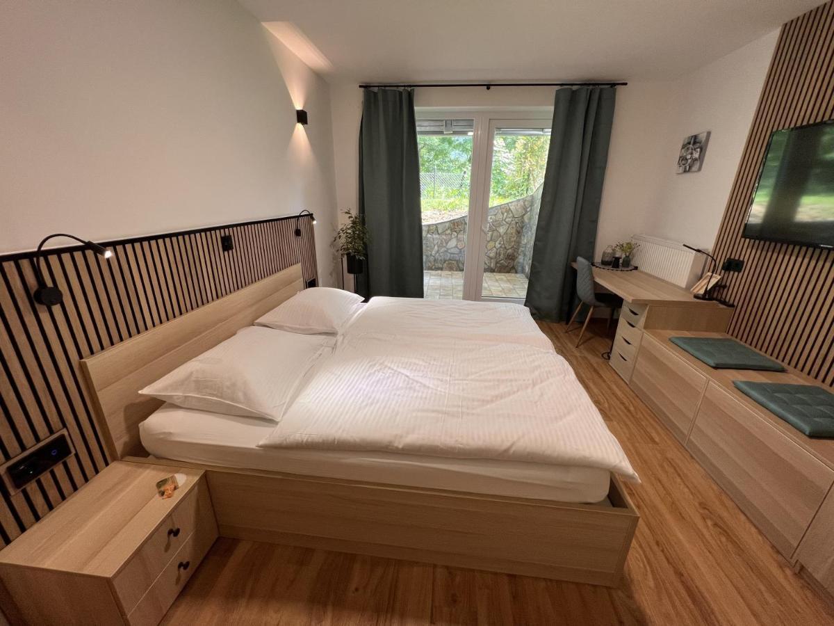 Prenocisca Mraz Apartment เวเลนเย ภายนอก รูปภาพ