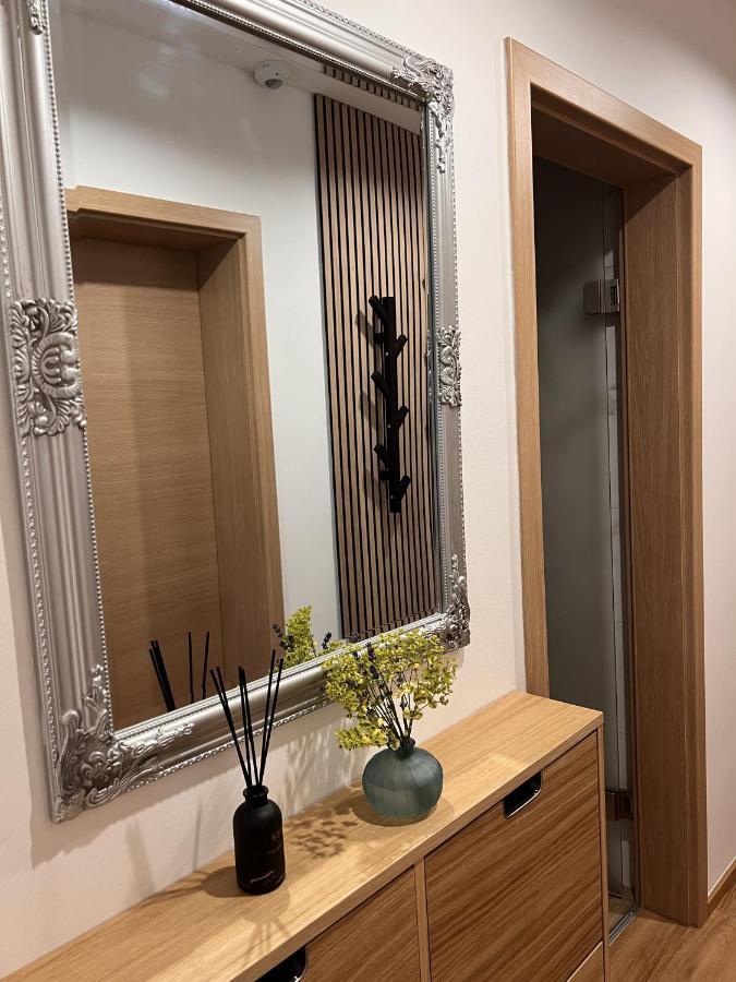 Prenocisca Mraz Apartment เวเลนเย ภายนอก รูปภาพ