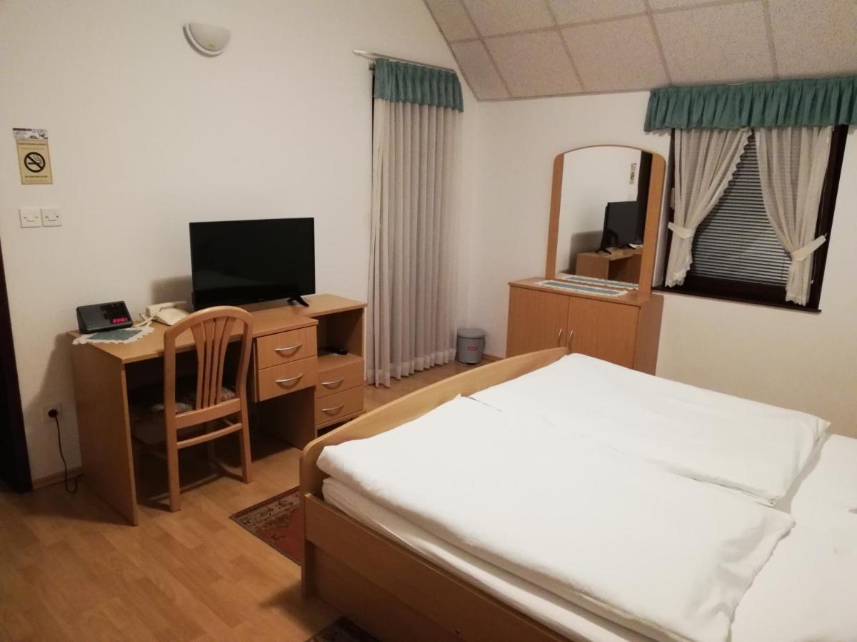 Prenocisca Mraz Apartment เวเลนเย ภายนอก รูปภาพ