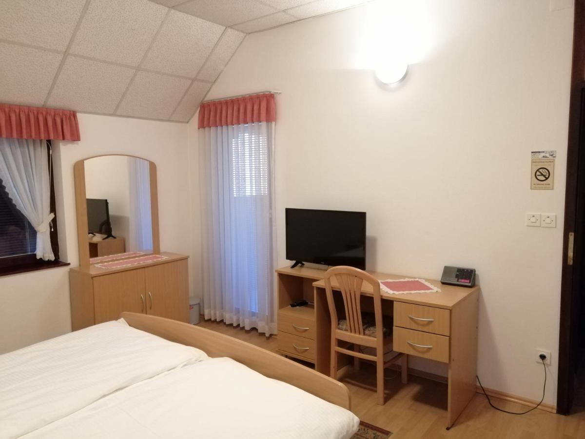 Prenocisca Mraz Apartment เวเลนเย ภายนอก รูปภาพ